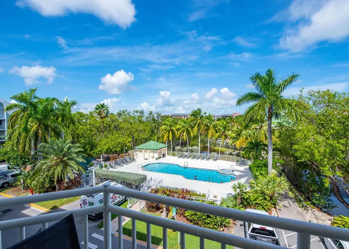 The Barbados -Bright Condo W Pool Key West